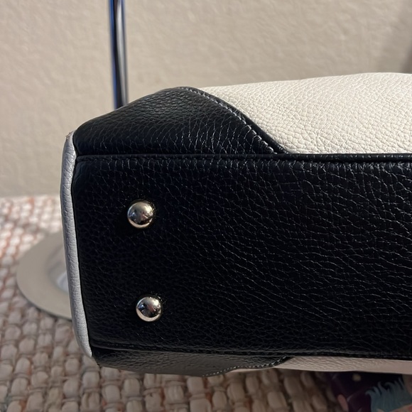 Disney 2013 “Love Story” Handbag - Picture 6 of 11